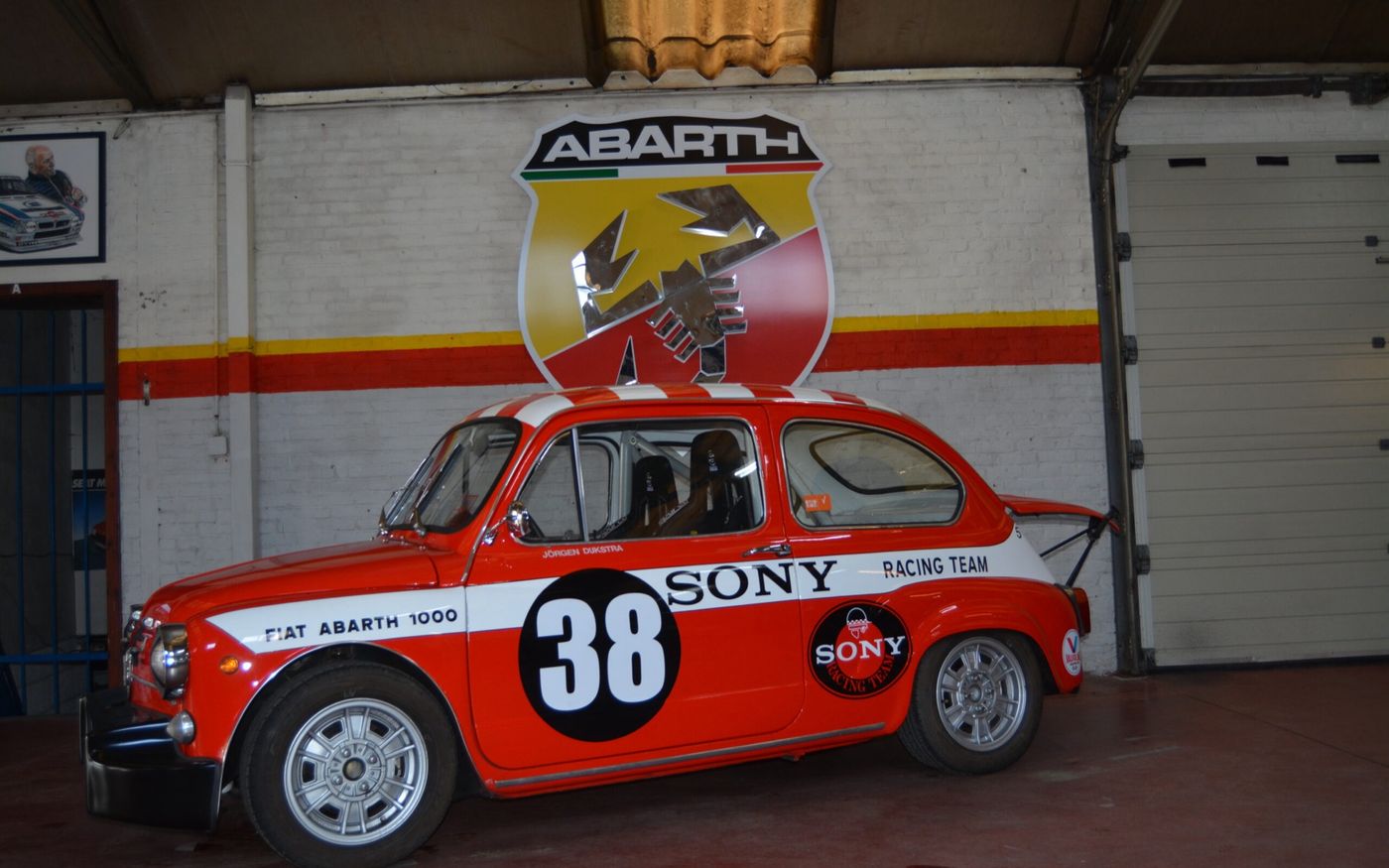 Fiat 600 Abarth, 1000TC Sony Racing Team, foto 1 van 4