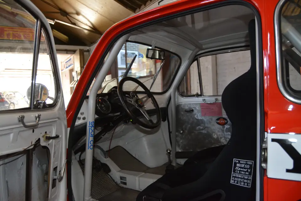Fiat 600 Abarth, 1000TC Sony Racing Team, foto 4 van 4