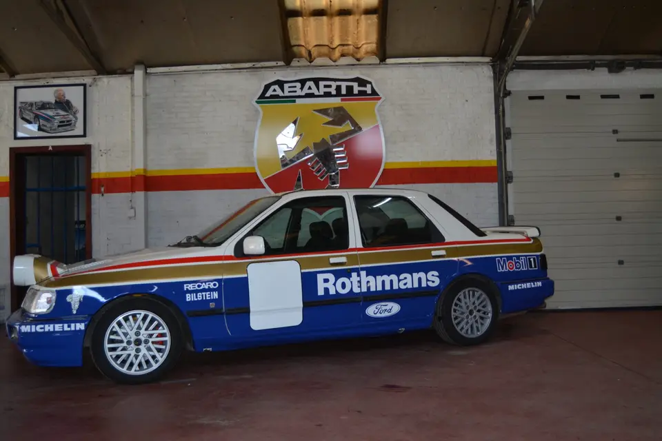 Ford Sierra Sapphire RS Cosworth 4WD (Rothmans), foto 1 van 4