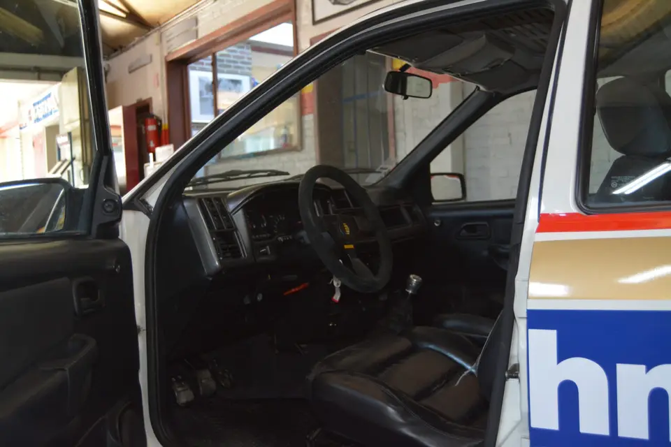 Ford Sierra Sapphire RS Cosworth 4WD (Rothmans), foto 4 van 4