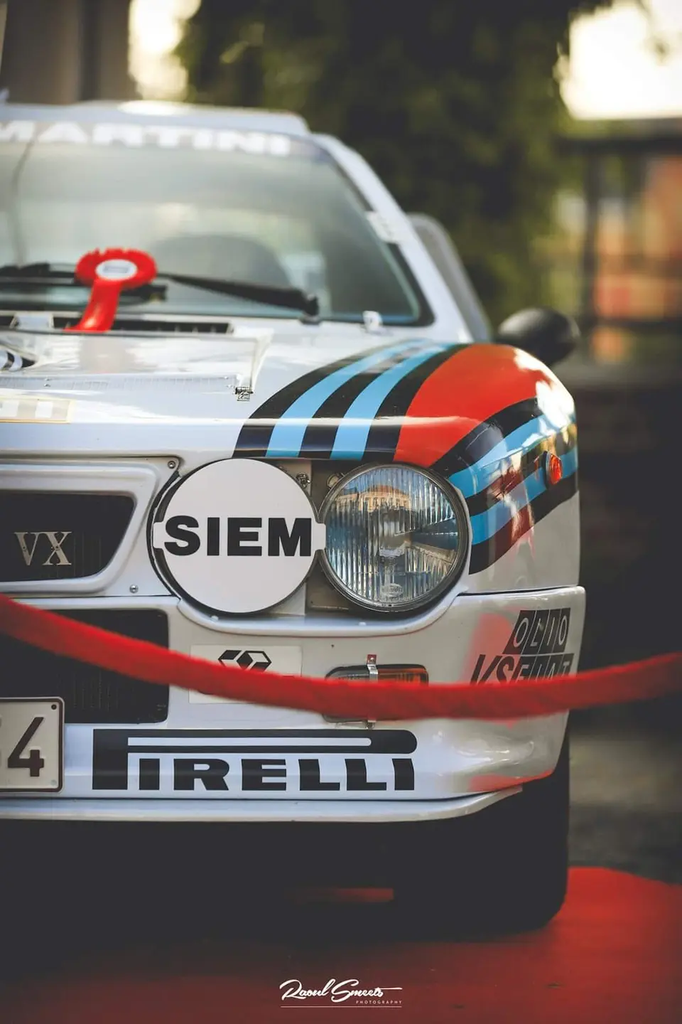Lancia 037 in Martini-kleuren met SIEM-verstralers